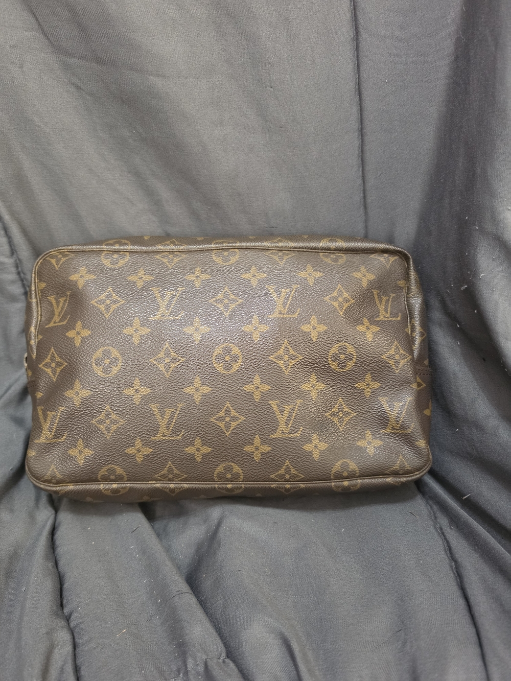 Louis Vuitton Authentic Brown Monogram Canvas Toiletry Pouch - Picture 10 of 14